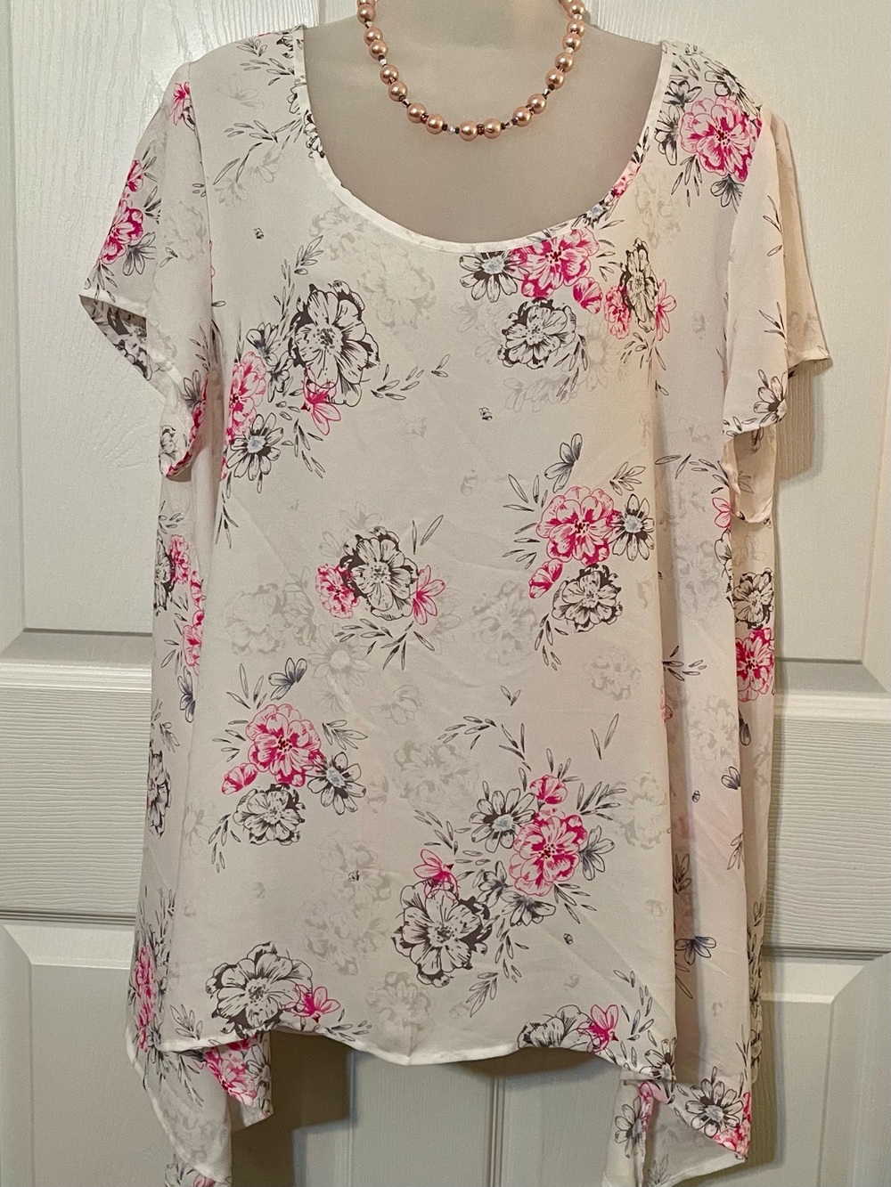 TORRID Floral Scoop Neck Flutter Sleeve Top - Pink/White TORRID SIZE 1 1X PLUS
